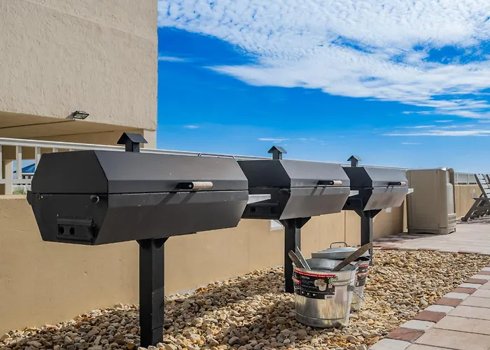 Phoenix Gulf Towers 2502